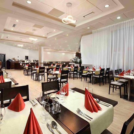 亚斯纳大酒店 迪马诺卡多林纳 外观 照片