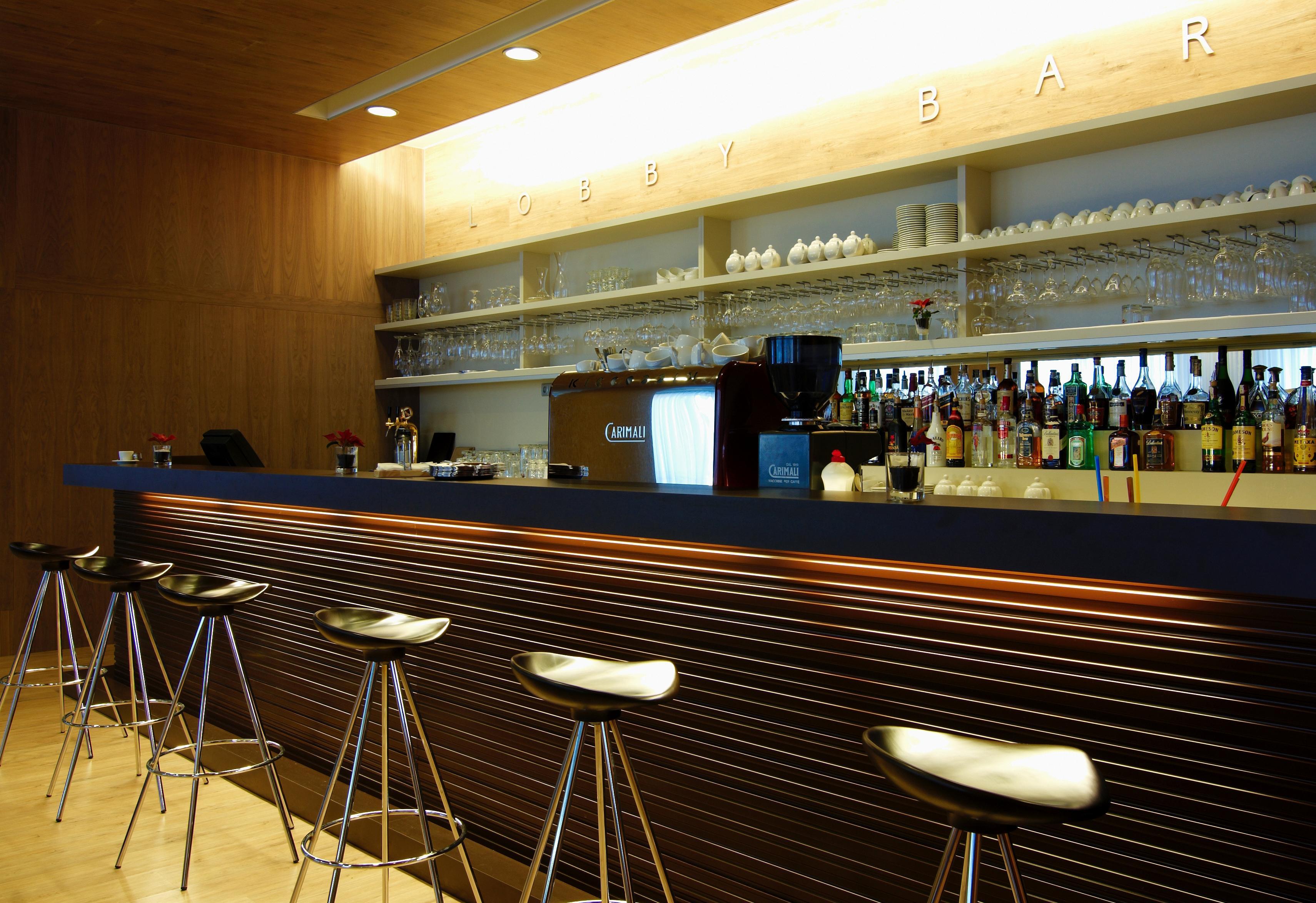 亚斯纳大酒店 迪马诺卡多林纳 外观 照片